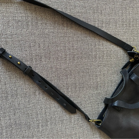 VGUC Madewell black zip-top transport crossbody bag - Picture 12 of 14